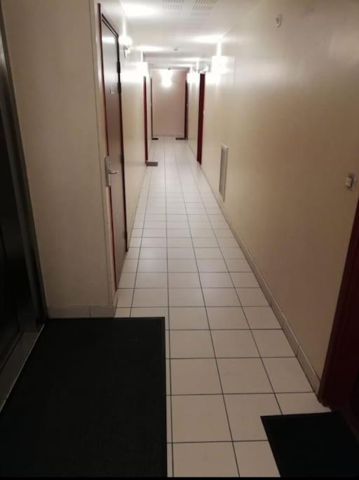 Joli Appartement Avec Jardin Et 2 Parkings Prives Argenteuil Buitenkant foto