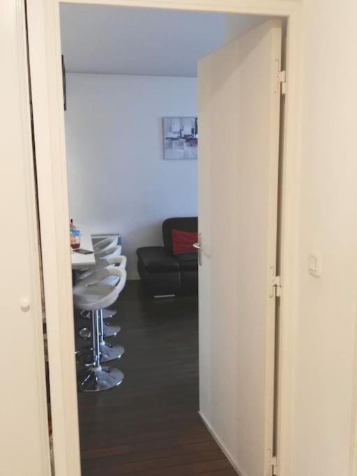 Joli Appartement Avec Jardin Et 2 Parkings Prives Argenteuil Buitenkant foto
